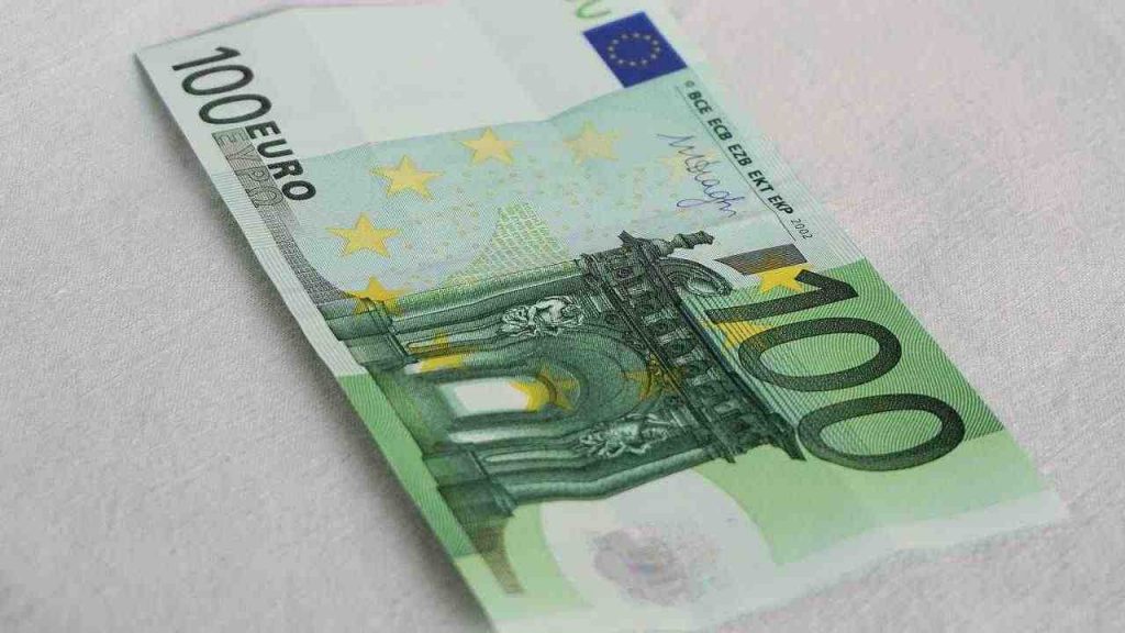 Bonus-100-euro-nelle-tasche-degl-italiani-Pixabay-FinanzaRapisarda-Upgonews.it